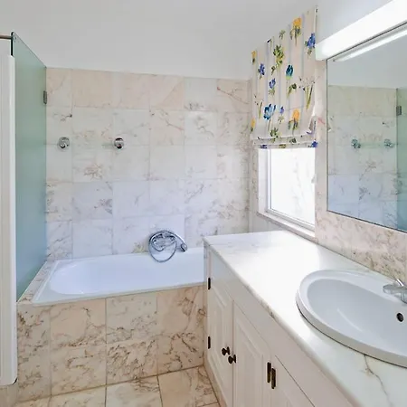 Sleeps 11 Pool Air Con Wifi Quinta do Lago