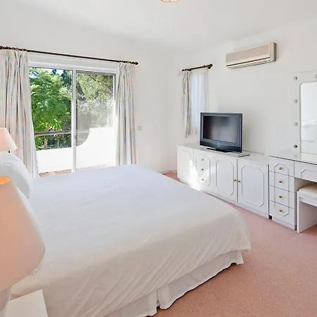 Villa Sleeps 11 Pool Air Con Wifi *